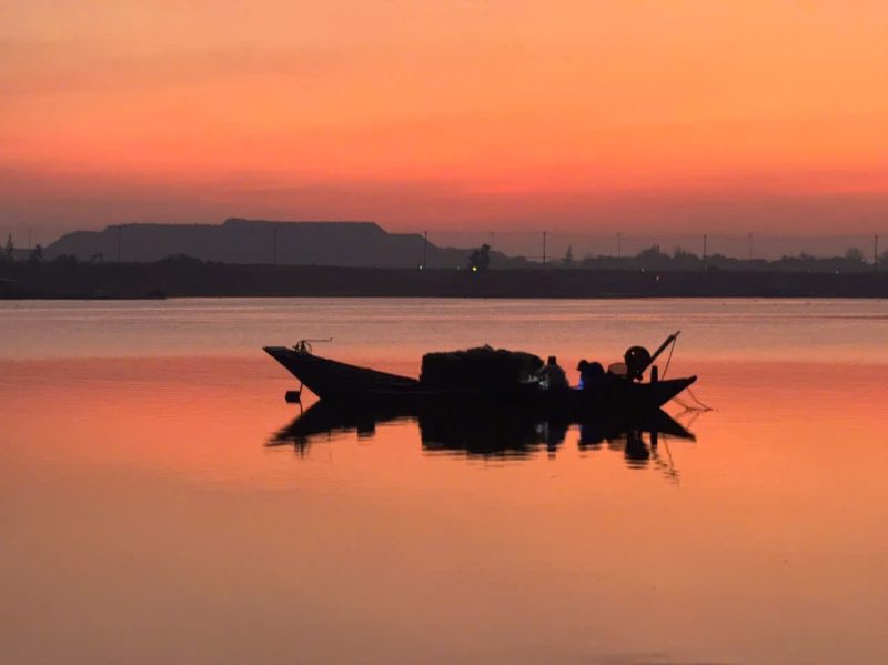 vẻ đẹp người làm nghề chài lưới ở cam ranh